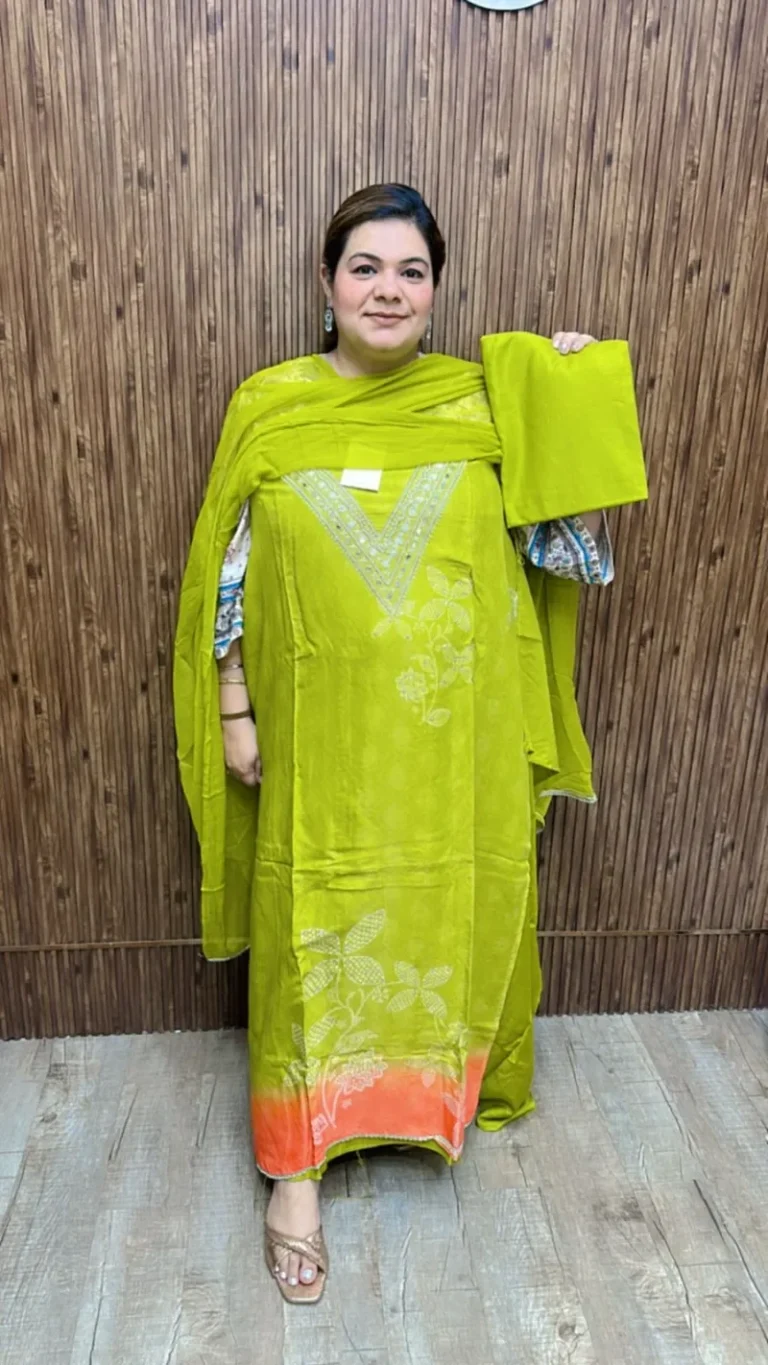 Beautiful suit with work ccc166green
