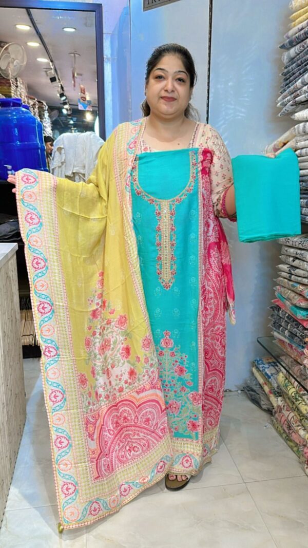 Beautiful Designer Suit CCC450 - Image 2