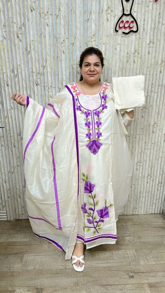 Beautiful embroidery suit ccc332p