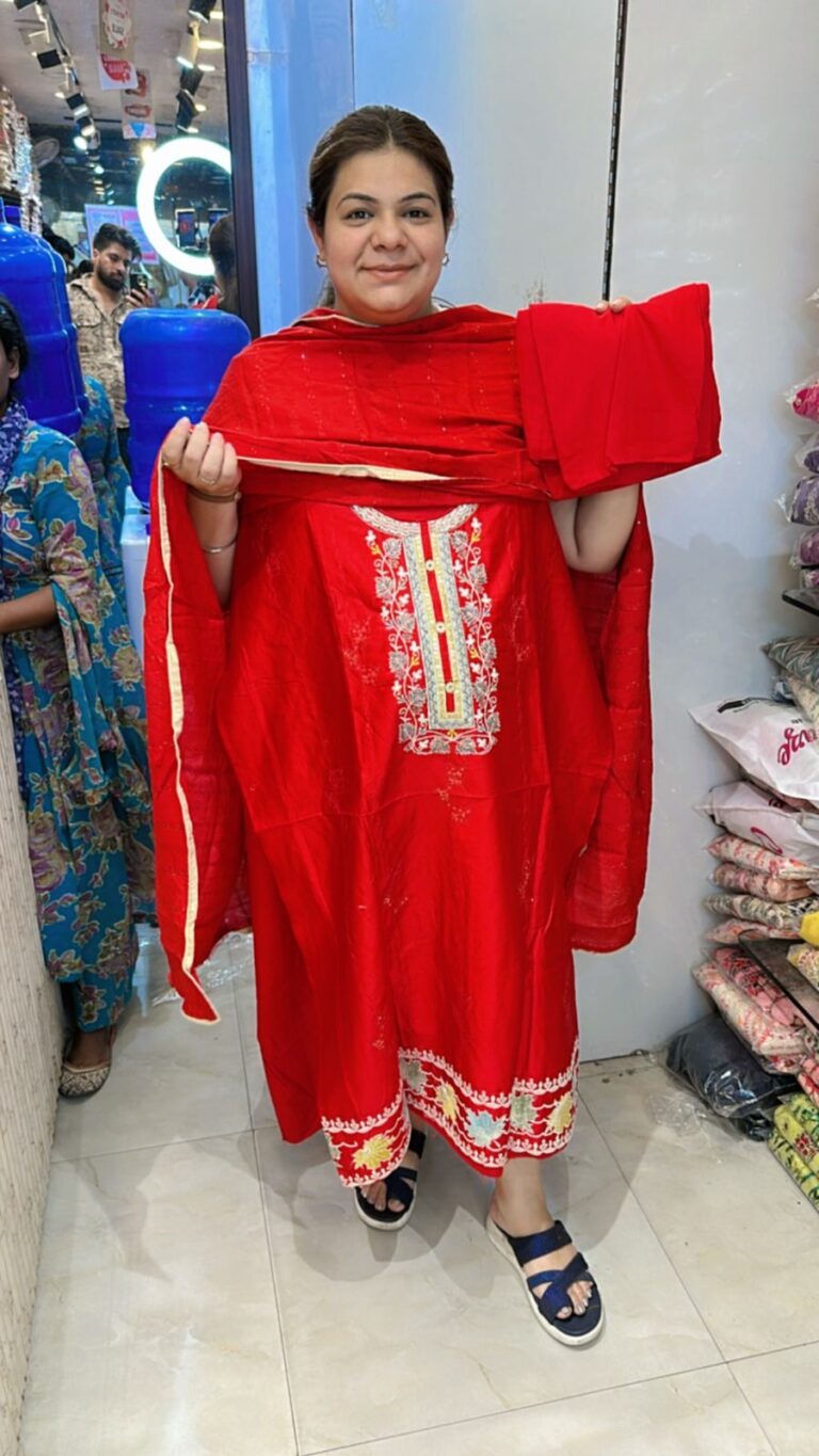 Beautiful embroidery work suit ccc319