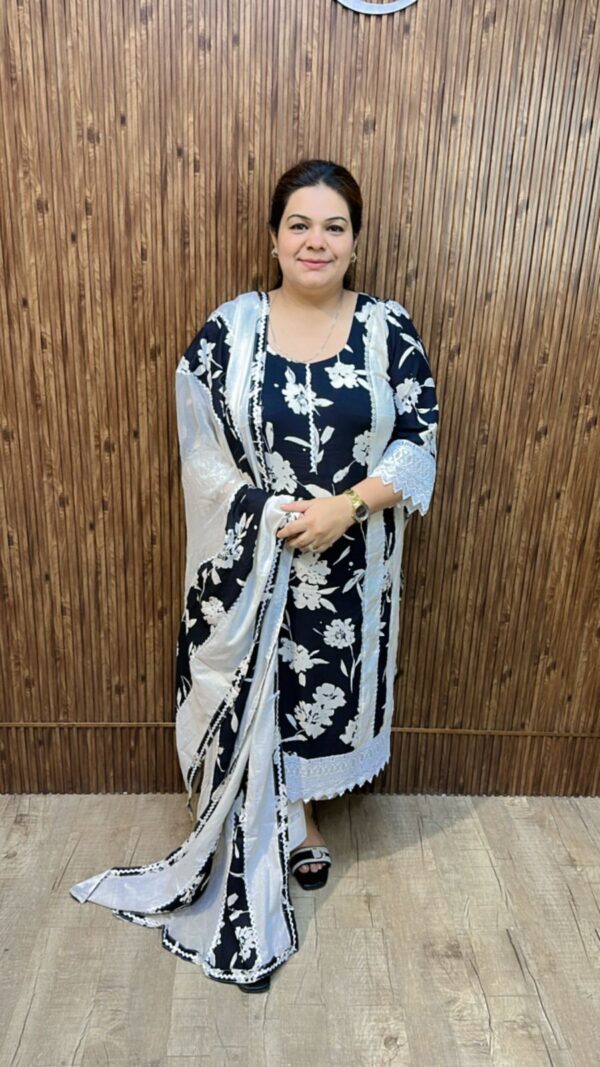 Beautiful Floral Suit With Lace Work CCC502