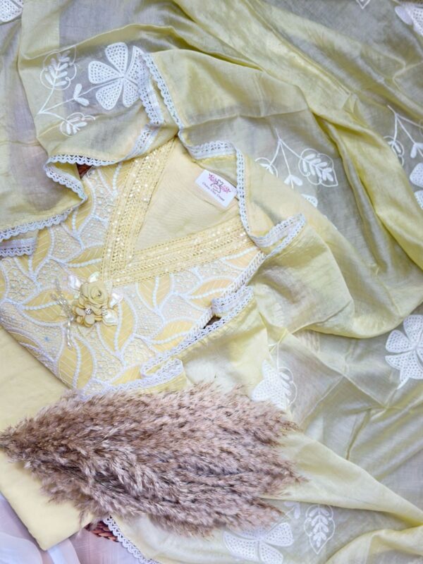 Beautiful Suit With 3D Flower CCC354 - Image 3
