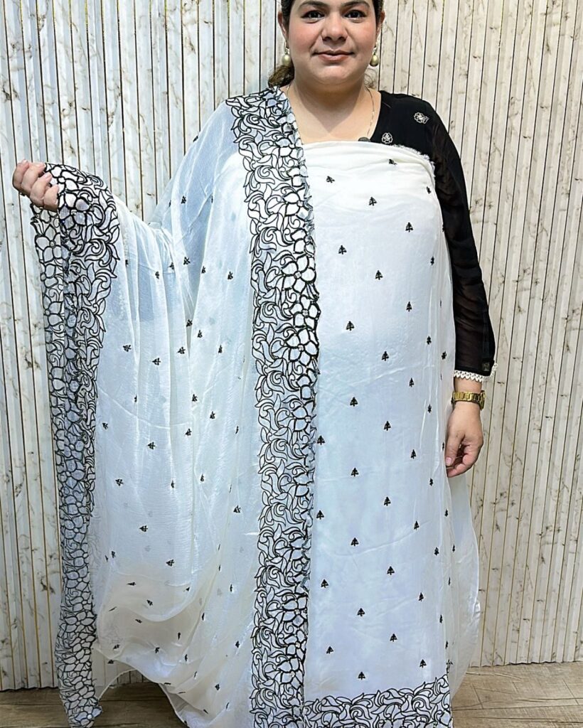 Beautiful suit with border design ccc265