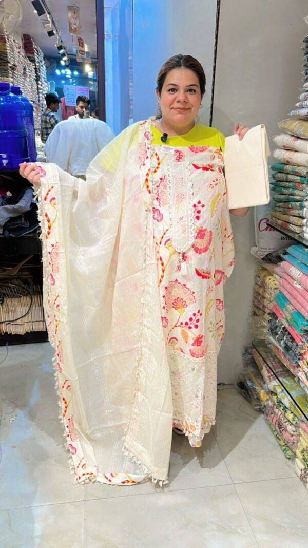 Beautiful Suit With Lace Work CCC411