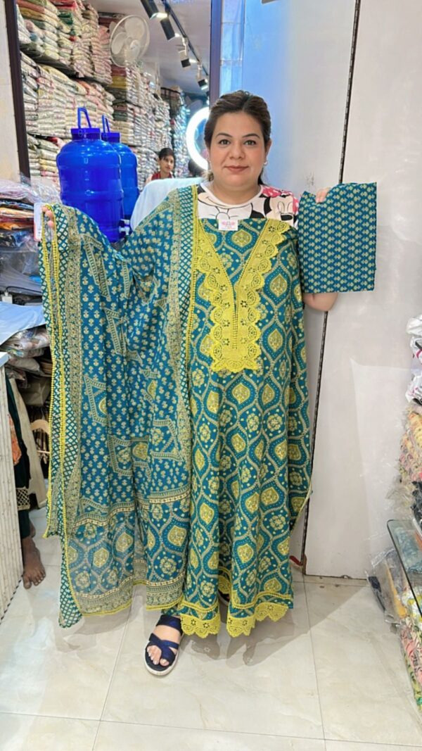 Beautiful Suit With Lace Work CCC422 - Image 2