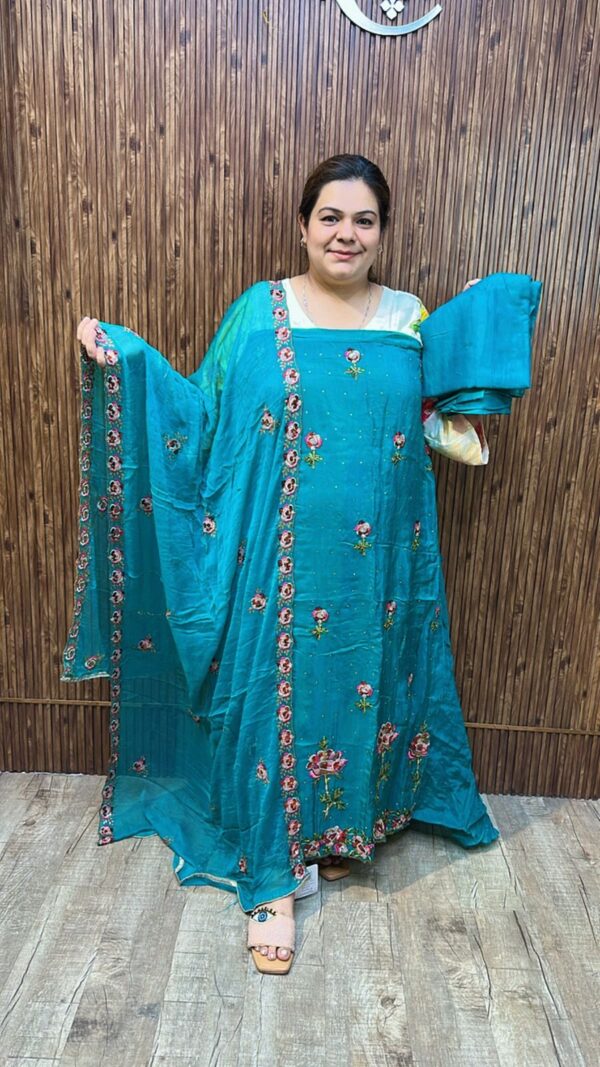 Stunning Floral Suit CCC519