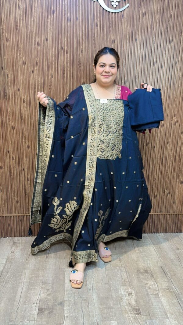 Beautiful Designer Suit CCC 524 - Image 3