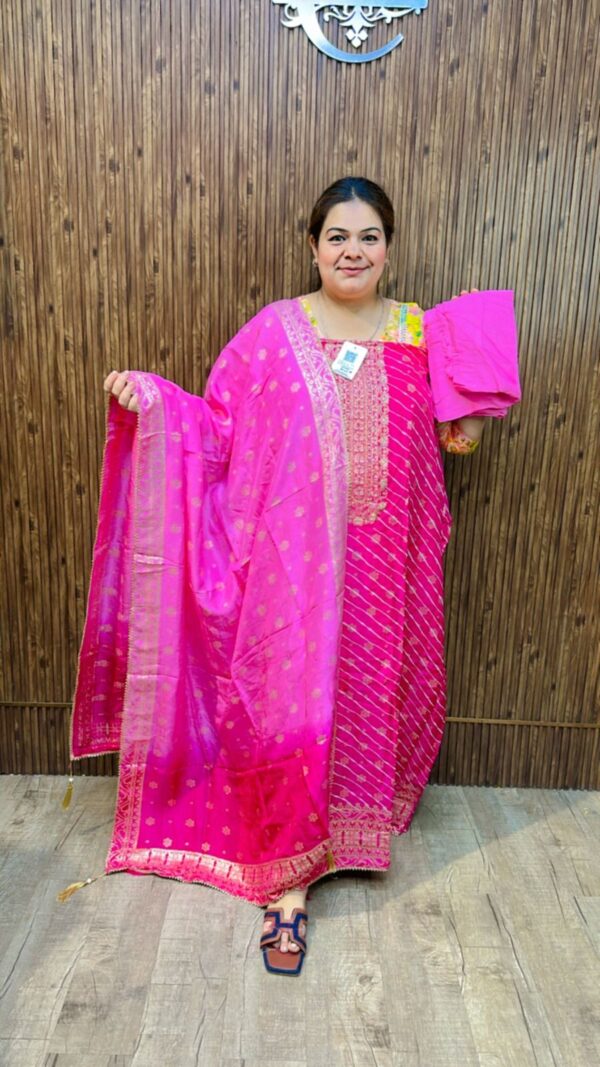 Stunning Banarasi Suit With Contrast Duppata  CCC536