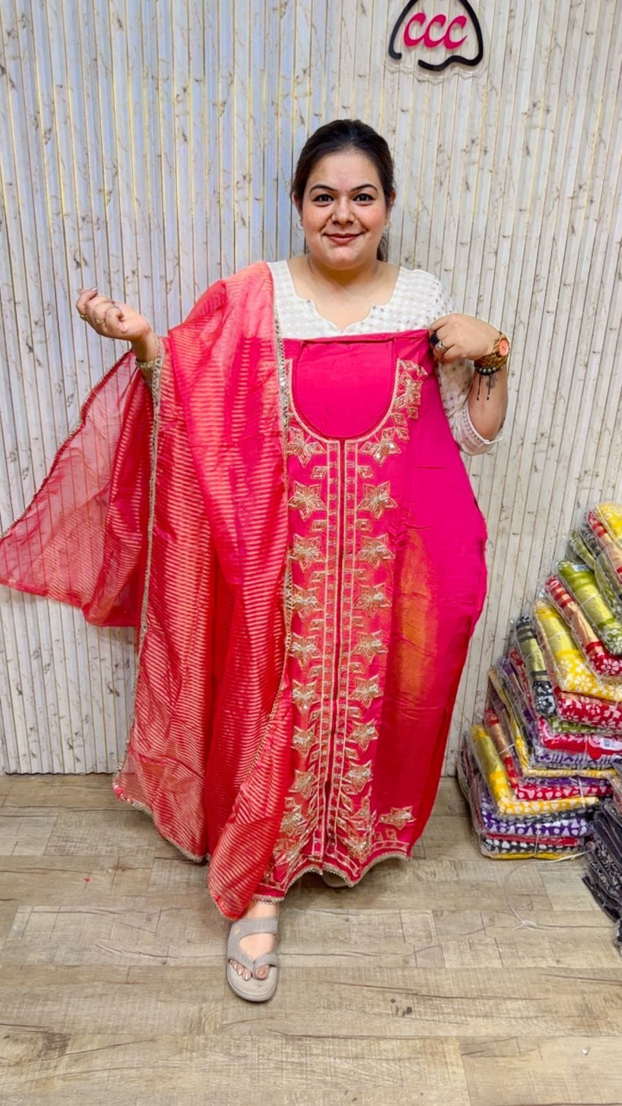 Stunning Silk Suit CCC 41 - Image 2