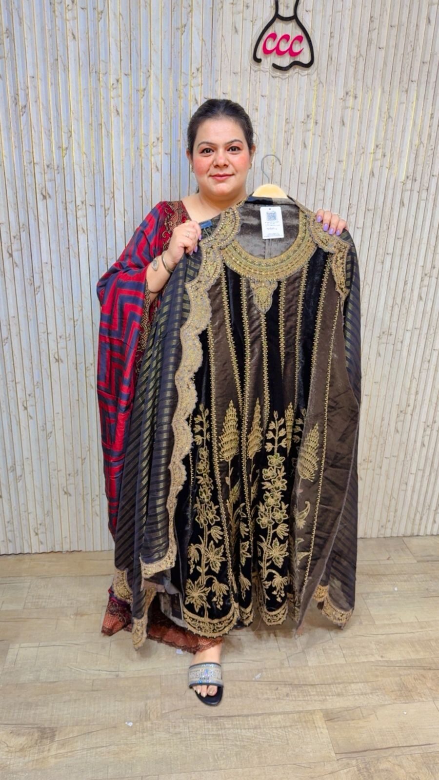 Beauitiful Velvet Suit ccc19 - Image 2