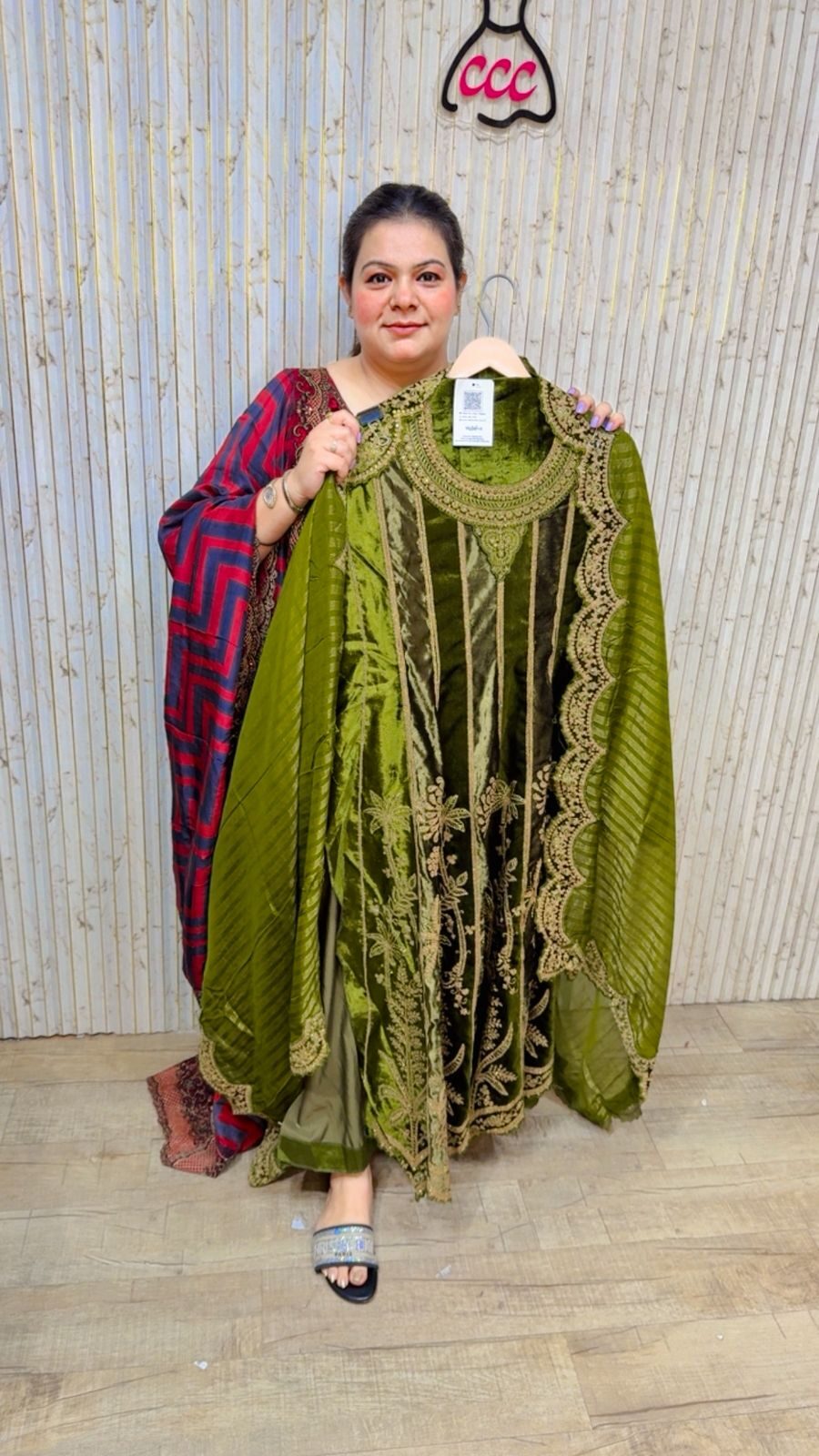 Beauitiful Velvet Suit ccc19 - Image 3