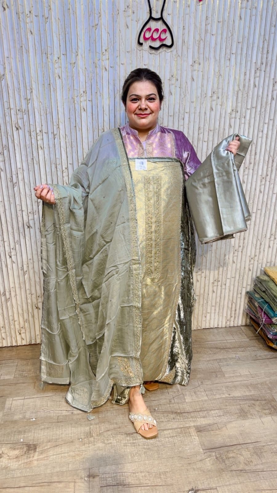 Beauitiful Velvet Suit ccc20 - Image 5