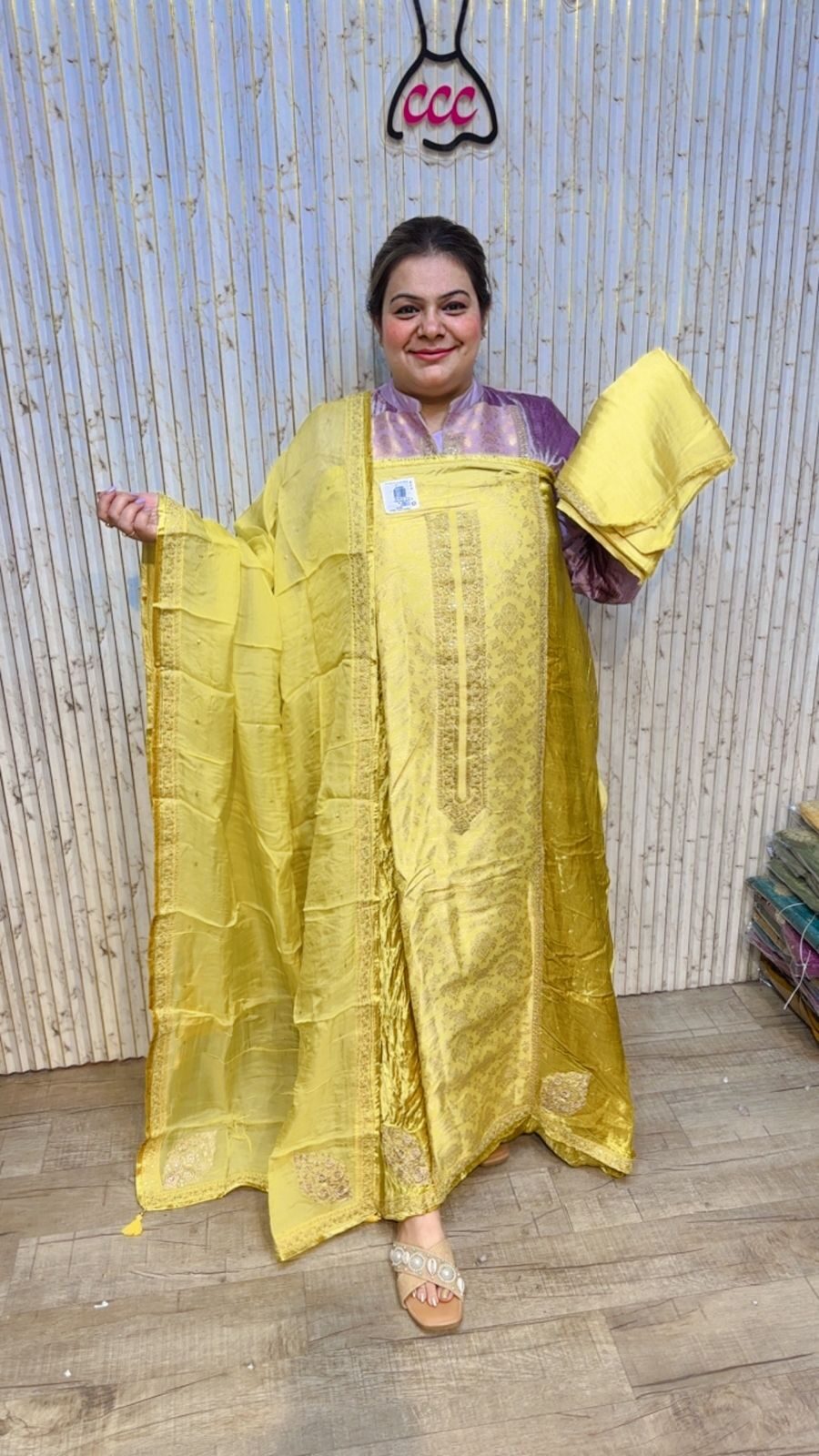 Beauitiful Velvet Suit ccc20 - Image 3