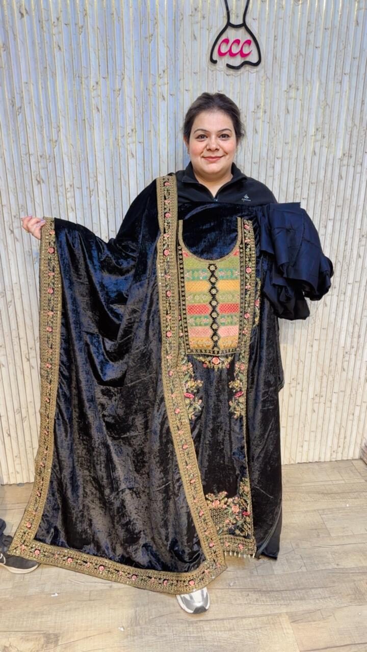 Beauitiful Velvet Suit ccc39 - Image 3