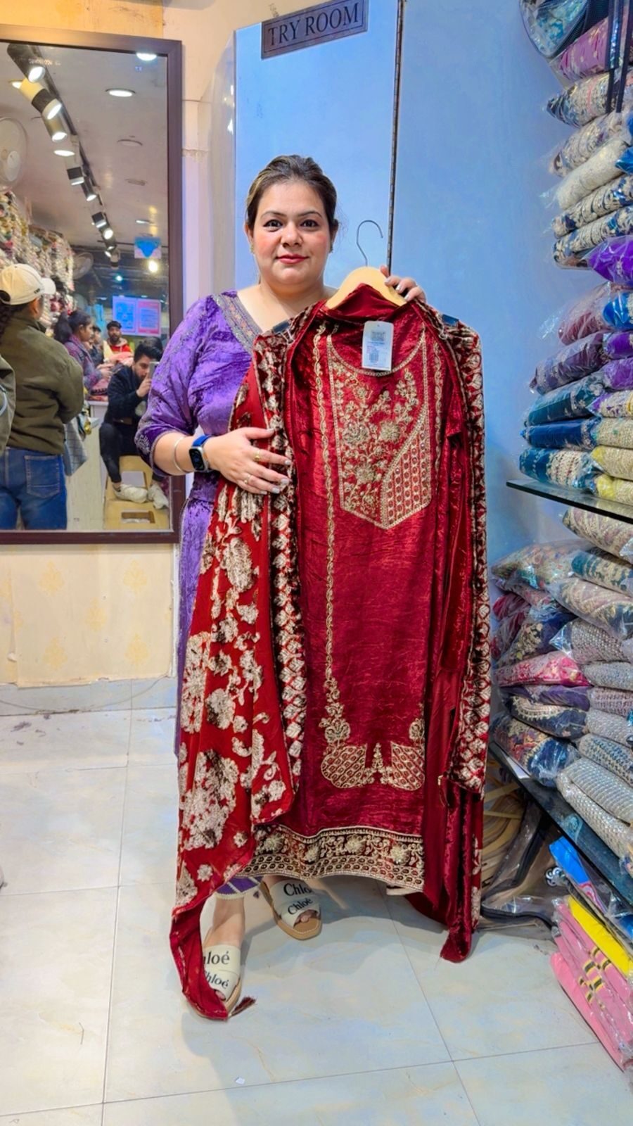 Beauitiful Velvet Suit ccc42 - Image 4