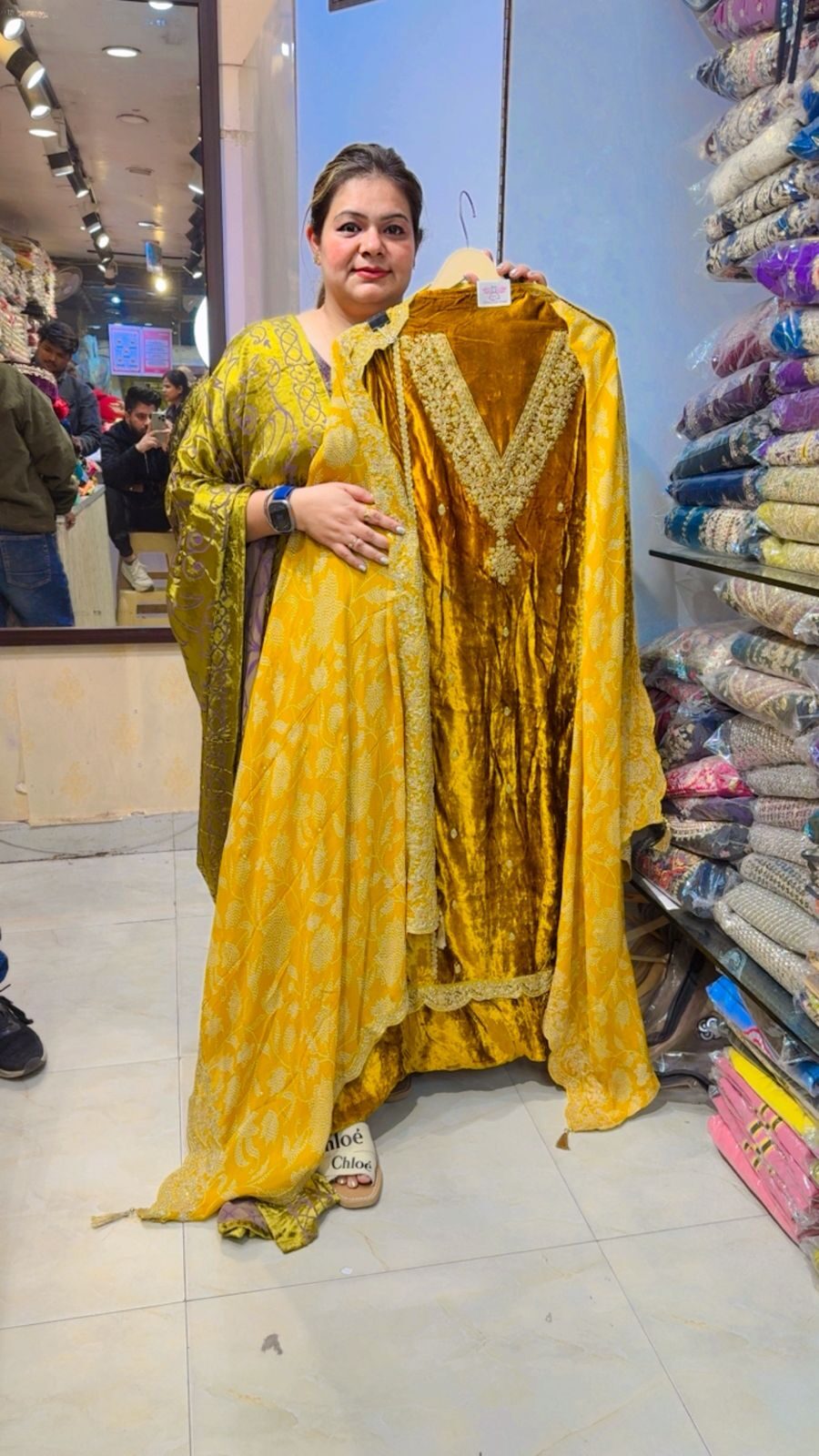 Beauitiful Velvet Suit ccc43 - Image 3